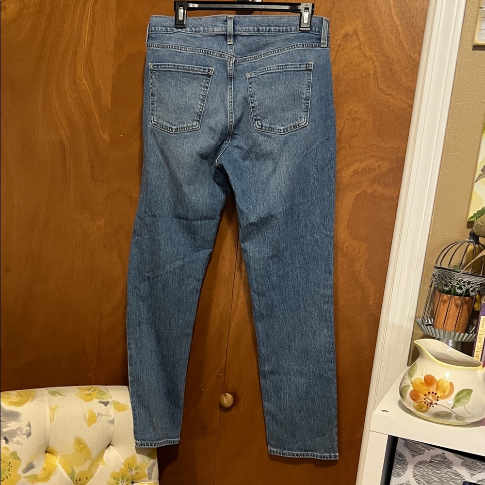 Old Navy Women's Straight Leg Blue Jeans - Picture 4 of 4